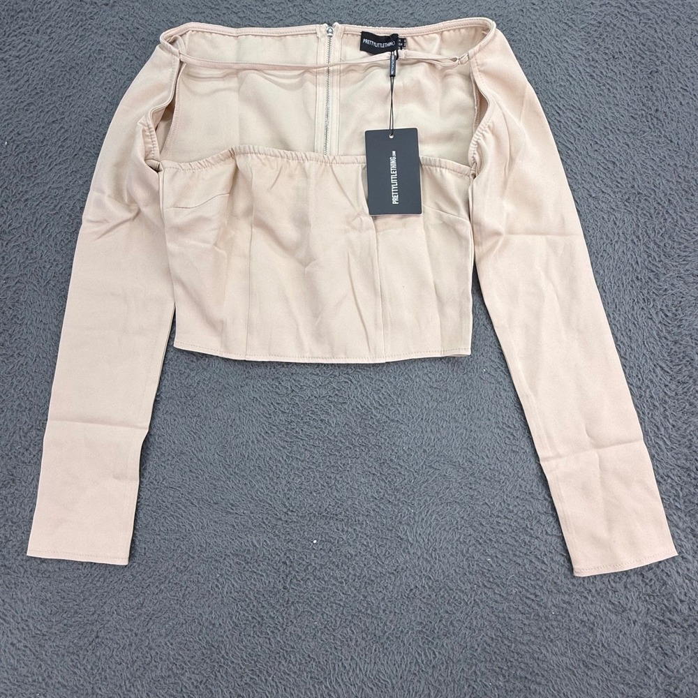 PrettyLittleThing Crop Top Womens‎ 2 Stone Cut Out Front Long Sleeve CMW2198
